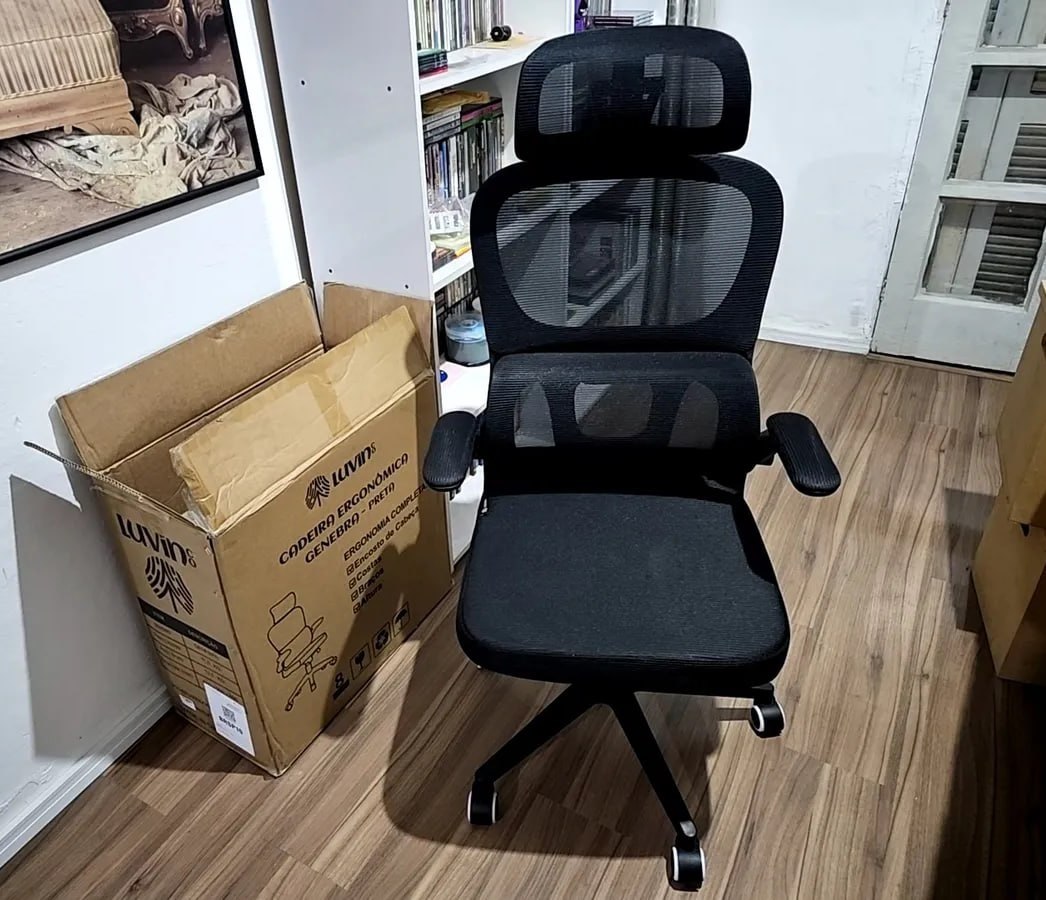 Cadeira Escritório Ergonômica Genebra B500 Luvinco Cor Preto Com Suporte Lombar Estofado Mesh