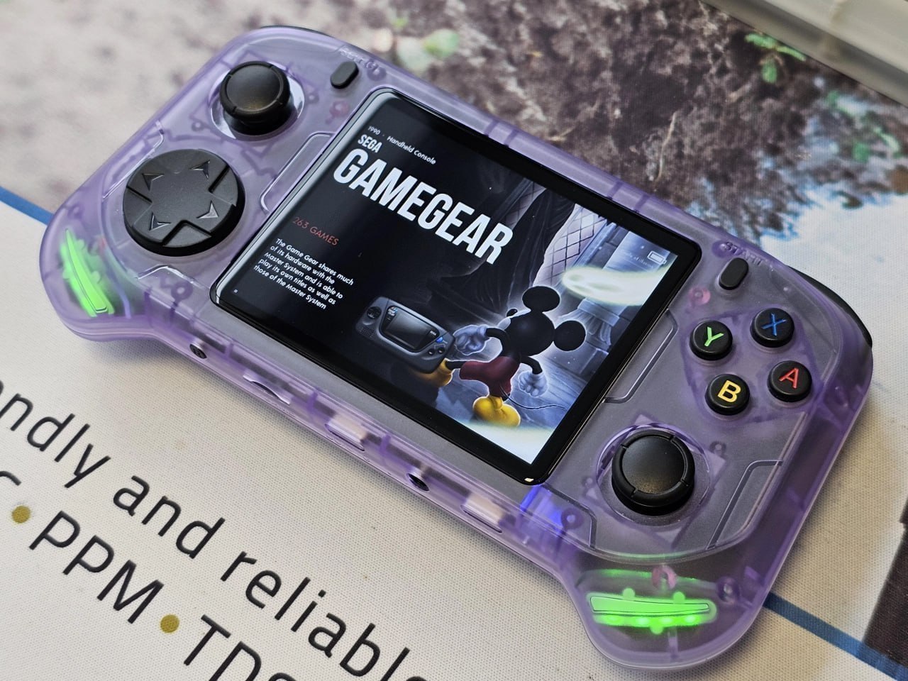 Console portátil Erilles RX6H. Tela IPS 3,5" (640480), Sistema Linux, 64 GB, Até 20.000 jogos inclusos, Bateria 3.000 mAh , Carregamento USB-C